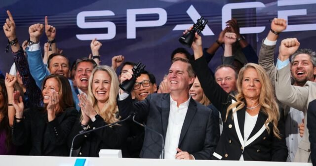 urlhttps3A2F2Fcalifornia-times-brightspot.s3.amazonaws.com2F3a2F352Fee7ba1e3c5e78065f1460d28.jpeg