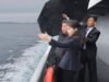 Líder norte-coreano Kim exibe novos navios de guerra antes da visita de Xi à China