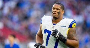 Alaric Jackson, dos Rams, foi preso sob suspeita de violência doméstica