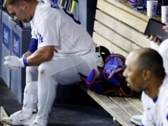 O jogo dos Dodgers começa com 30 minutos de atraso; fornece informações sobre Kyle Tucker e Dalton Rushing