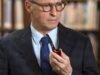 David Sedaris em seu novo ensaio, ‘The Land and its People’