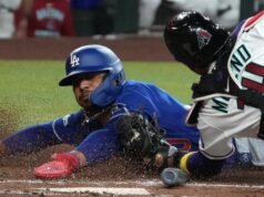 O forte início de Emmet Sheehan foi desperdiçado na derrota dos Dodgers