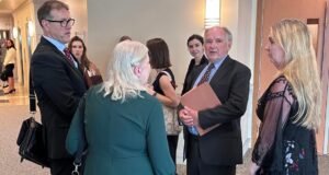 Ex-advogado e assessor de Trump se declara inocente de acusações criminais de fraude eleitoral em Wisconsin