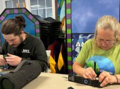 Como os Repair Cafes estão transformando itens quebrados em uma comunidade global anticonsumista