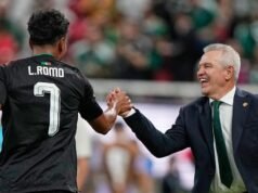 O técnico do México, Javier Aguirre, responde às críticas avançando