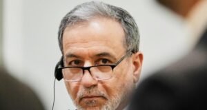 Irã ataca Bahrein e Kuwait após ataques dos EUA e ameaça encerrar negociações