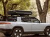 Rivian demite centenas de trabalhadores dias após o início das entregas de carros novos