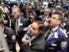 Ações sobem após queda dos preços do petróleo e ganhos da SpaceX na estreia em Wall Street
