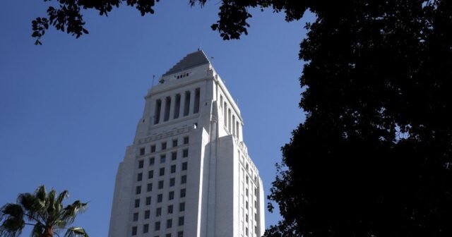 urlhttps3A2F2Fcalifornia-times-brightspot.s3.amazonaws.com2F8d2Fbb2F24b139614c79ada8dae0bbb5.jpeg
