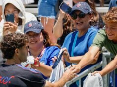 Milhares torcem pela seleção masculina de futebol dos EUA no SoCal antes da Copa do Mundo