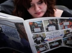 Menos americanos dizem que a democracia é fundamental para a identidade da nação, revela pesquisa AP-NORC