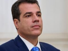 Ministro grego chama críticas à política de imigração mais dura de ‘distintivo de honra’