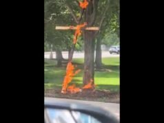Uma cruz em chamas em um parque de Chicago chocou moradores