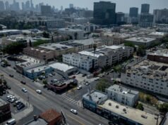 Por que não temos moradia e a população está diminuindo? Basta olhar para o meu primeiro apartamento pobre em Los Angeles