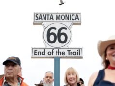 A Rota 66 ainda liga às 100 quando a caravana sai de Santa Monica