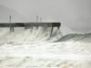 O cais Pacifica está rachado; outra perda costeira devido ao aumento do nível do mar