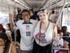 Passageiros viajam no metrô de Los Angeles enquanto a mania da Copa do Mundo varre SoCal
