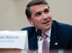 O procurador-geral de Trump, Todd Blanche, enfrenta um desafio de confirmação