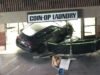 O motorista bateu em uma lavanderia em Manhattan Beach, matando o cliente que estava lá dentro