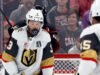Brayden McNabb, de Las Vegas, leva um disco na cara no jogo 2 da Stanley Cup