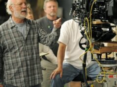 James Burrows fez da TV uma família: o dono da sitcom lembra
