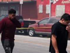 Preocupações com a saúde enquanto incêndio no armazém de Boyle Heights se estende por uma semana