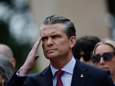 Hegseth chama a atenção para a imigração e a “invasão” no discurso do Dia D da França