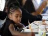 LAUSD cortará milhares de empregos, mas salvará programas para estudantes negros no plano orçamentário