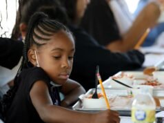 LAUSD cortará milhares de empregos, mas salvará programas para estudantes negros no plano orçamentário