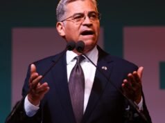 Becerra avançou em novembro, quase se tornando o primeiro governador latino eleito da Califórnia