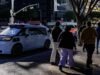 O vídeo mostra uma mulher atacando um vendedor ambulante no centro de Los Angeles