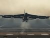 B-52 ‘pegou fogo’ após queda repentina, matando 8: O que sabemos