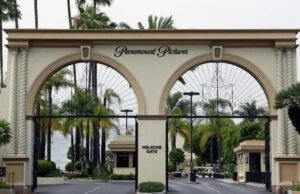 Um juiz suspendeu temporariamente a Warner Bros. aquisição da Paramount