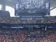 O emocionante minuto de silêncio na Inglaterra-Noruega após a morte de Jayden Adams, de 25 anos, futebolista sul-africano que disputou esta Copa do Mundo.