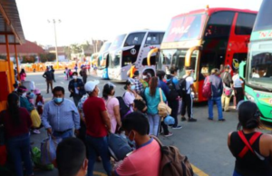 Preços dos bilhetes domésticos duplicam devido à grande procura nos feriados nacionais