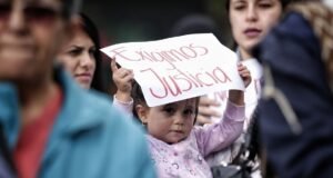 Uma venezuelana foi vítima de uma tentativa de homicídio em Bogotá: foi baleada por uma empregada que a convidou para sair.