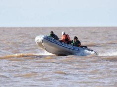 Encontraram um corpo na costa do Uruguai e investigam se se trata de um dos pescadores desaparecidos no Río de La Plata.