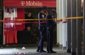 Um menino de 15 anos foi preso após um tiroteio em um festival gastronômico em Seattle: eles procuram outras pessoas e um menino de 2 anos estava entre as vítimas.