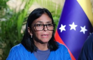 Delcy Rodríguez exige que Aldama corrija as suas acusações sobre alegadas ligações à empresa venezuelana PDVSA e ao financiamento do PSOE.