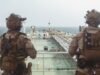 Os fuzileiros navais dos EUA embarcaram em um navio embargado no Golfo de Omã para “verificar” o cumprimento das sanções contra o Irã.