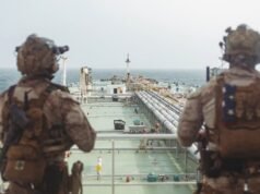 Os fuzileiros navais dos EUA embarcaram em um navio embargado no Golfo de Omã para “verificar” o cumprimento das sanções contra o Irã.