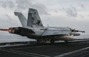 Os Estados Unidos lançaram a quarta vaga de ataques contra o Irão e iniciaram um bloqueio naval aos seus portos e costa.