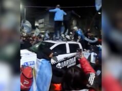 O vídeo viral que mostra a destruição de um ônibus municipal na comemoração da vitória da Argentina