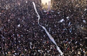 Milhares de torcedores comemoram no Obelisco da Argentina nas semifinais: fotos e vídeos
