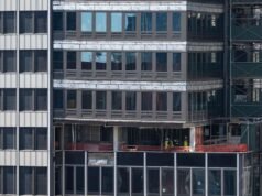 O Departamento de Investigação de Nova York abriu uma investigação sobre o possível colapso de um edifício em Manhattan.
