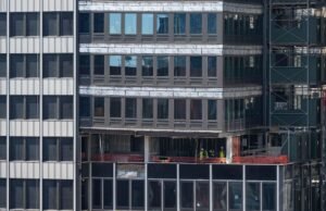 O Departamento de Investigação de Nova York abriu uma investigação sobre o possível colapso de um edifício em Manhattan.