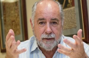 Morreu Óscar Ugarteche, economista, pioneiro na promoção do reconhecimento do casamento entre pessoas do mesmo sexo no Peru e líder do ativismo LGBT.