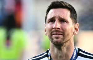 As lágrimas de Messi depois de perder a final da Copa do Mundo para a Espanha e conquistar sua segunda medalha
