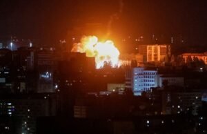 A Rússia lançou um ataque massivo com mísseis balísticos contra edifícios residenciais em Kiev: pelo menos dois mortos e oito feridos.
