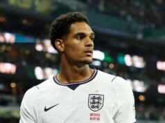 Jarell Quansah foi severamente punido pela FIFA após o cartão vermelho contra o México na Copa do Mundo de 2026.